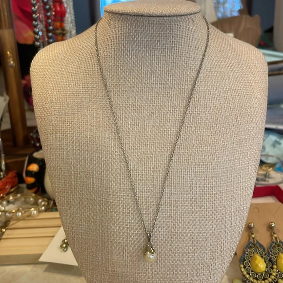 Necklace, Pearl, Silver Chain - Picture 2 of 3